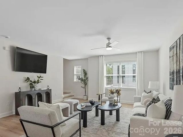 1104 Wonder Way, Charlotte, NC 28208