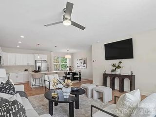 1104 Wonder Way, Charlotte, NC 28208