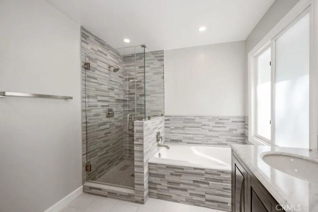 3914 Benedict Canyon Drive, Sherman Oaks, CA 91423