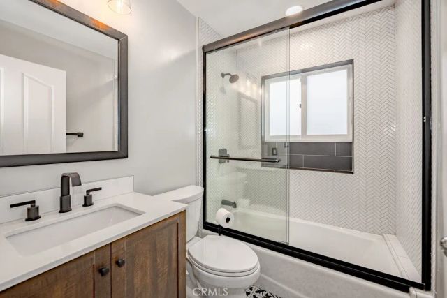 3914 Benedict Canyon Drive, Sherman Oaks, CA 91423