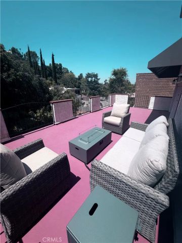 3914 Benedict Canyon Drive, Sherman Oaks, CA 91423