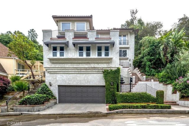 3914 Benedict Canyon Drive, Sherman Oaks, CA 91423
