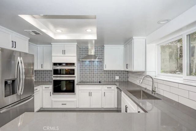 3914 Benedict Canyon Drive, Sherman Oaks, CA 91423