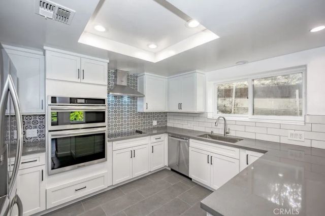 3914 Benedict Canyon Drive, Sherman Oaks, CA 91423