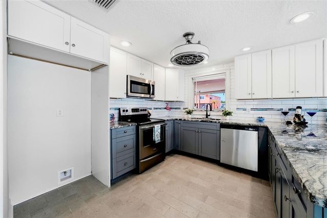 13815 PLUMOSA AVENUE, Hudson, FL 34667