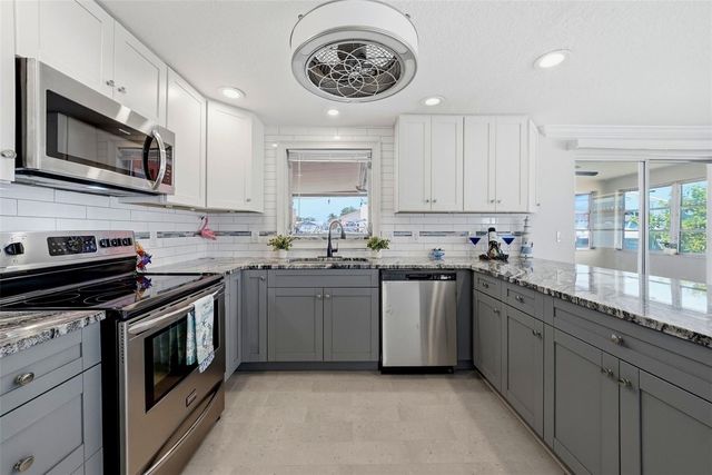 13815 PLUMOSA AVENUE, Hudson, FL 34667
