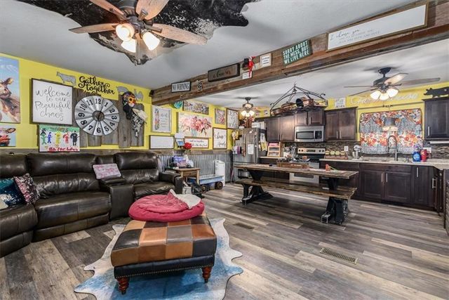 622 Church Street, Tonganoxie, KS 66086