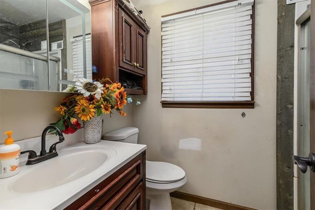 622 Church Street, Tonganoxie, KS 66086