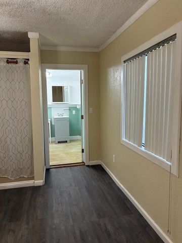 3092 W Floradora Avenue, Fresno, CA 93722