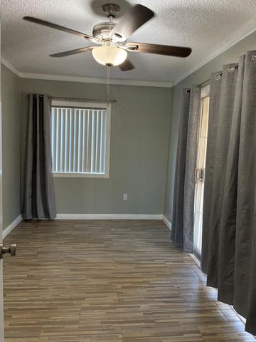 3092 W Floradora Avenue, Fresno, CA 93722