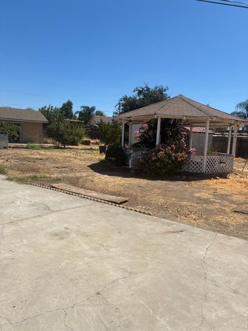 3092 W Floradora Avenue, Fresno, CA 93722