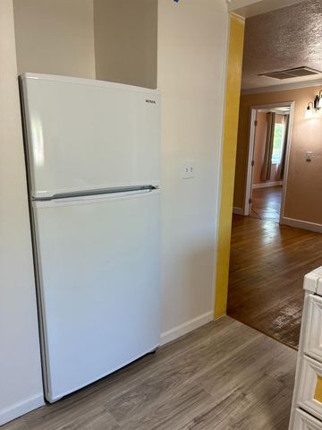 3092 W Floradora Avenue, Fresno, CA 93722