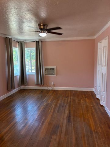 3092 W Floradora Avenue, Fresno, CA 93722