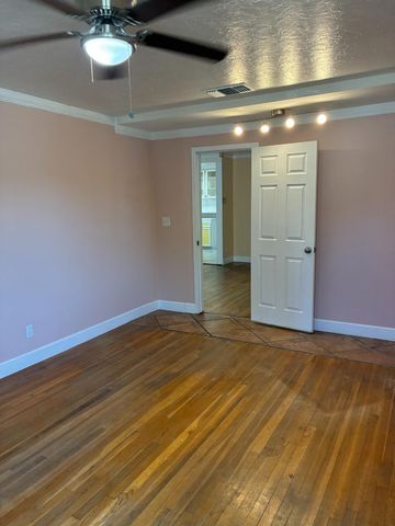 3092 W Floradora Avenue, Fresno, CA 93722