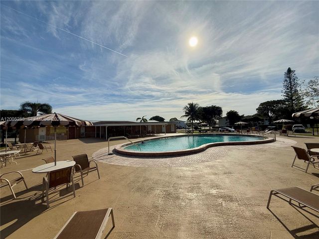 431 Chatham U U, West Palm Beach, FL 33417