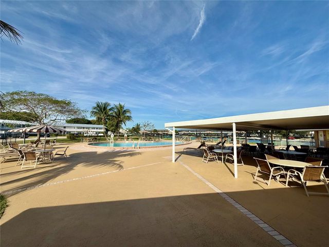 431 Chatham U U, West Palm Beach, FL 33417