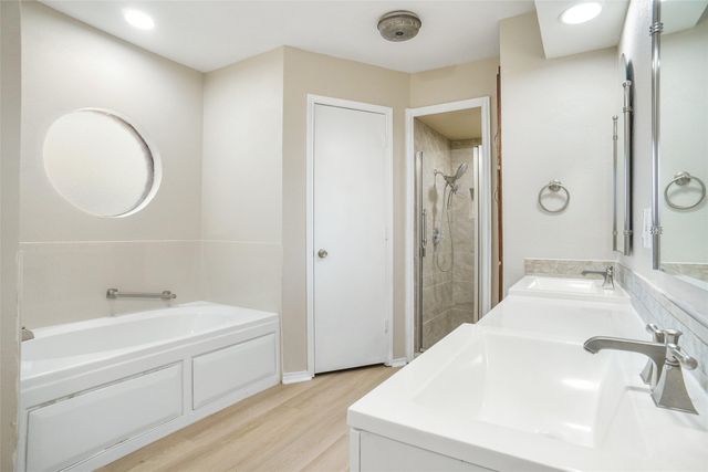 802 Chipwood Court, Euless, TX 76039