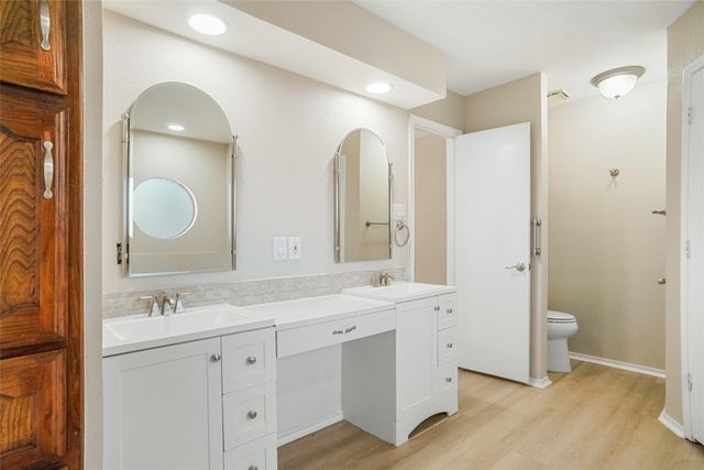 802 Chipwood Court, Euless, TX 76039