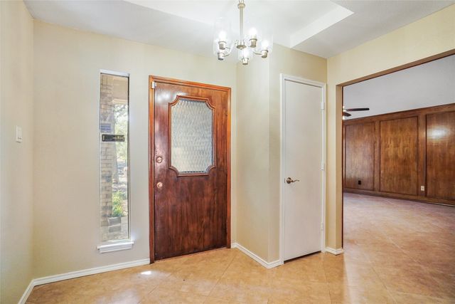 802 Chipwood Court, Euless, TX 76039