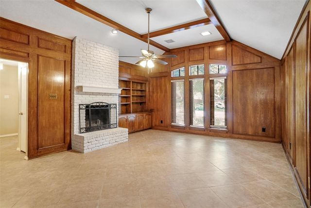 802 Chipwood Court, Euless, TX 76039
