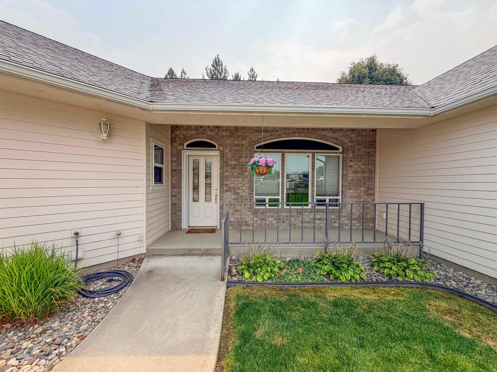 1555 S Meyers St, Kettle Falls, WA 99141 photo 4
