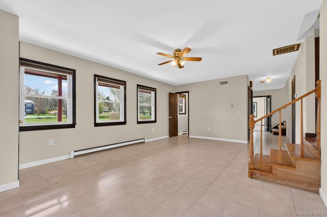 18 Stephen Drive, Hopewell Junction, NY 12533