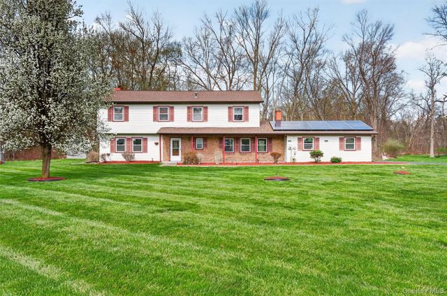18 Stephen Drive, Hopewell Junction, NY 12533