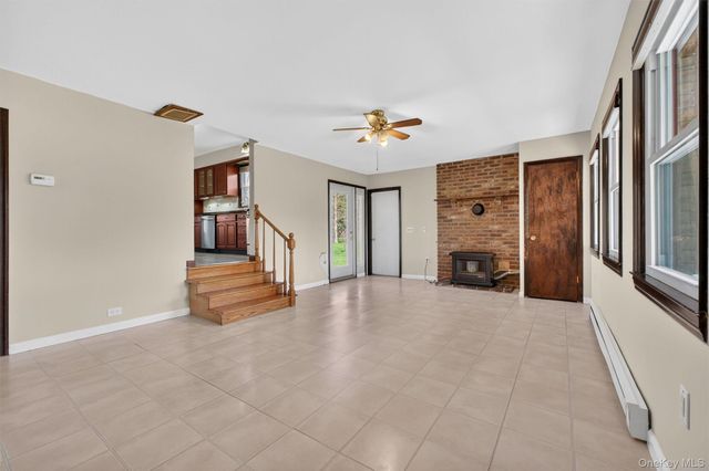 18 Stephen Drive, Hopewell Junction, NY 12533