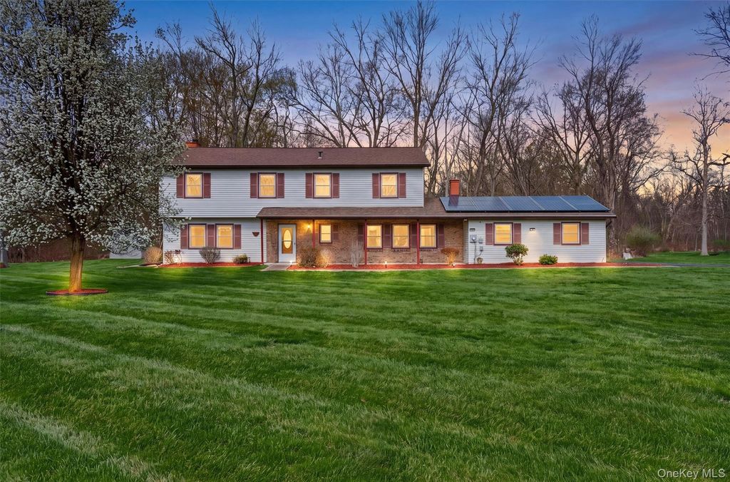 18 Stephen Drive, Hopewell Junction, NY 12533