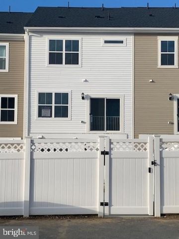 10588 ROUNDSTONE LN, White Plains, MD 20695