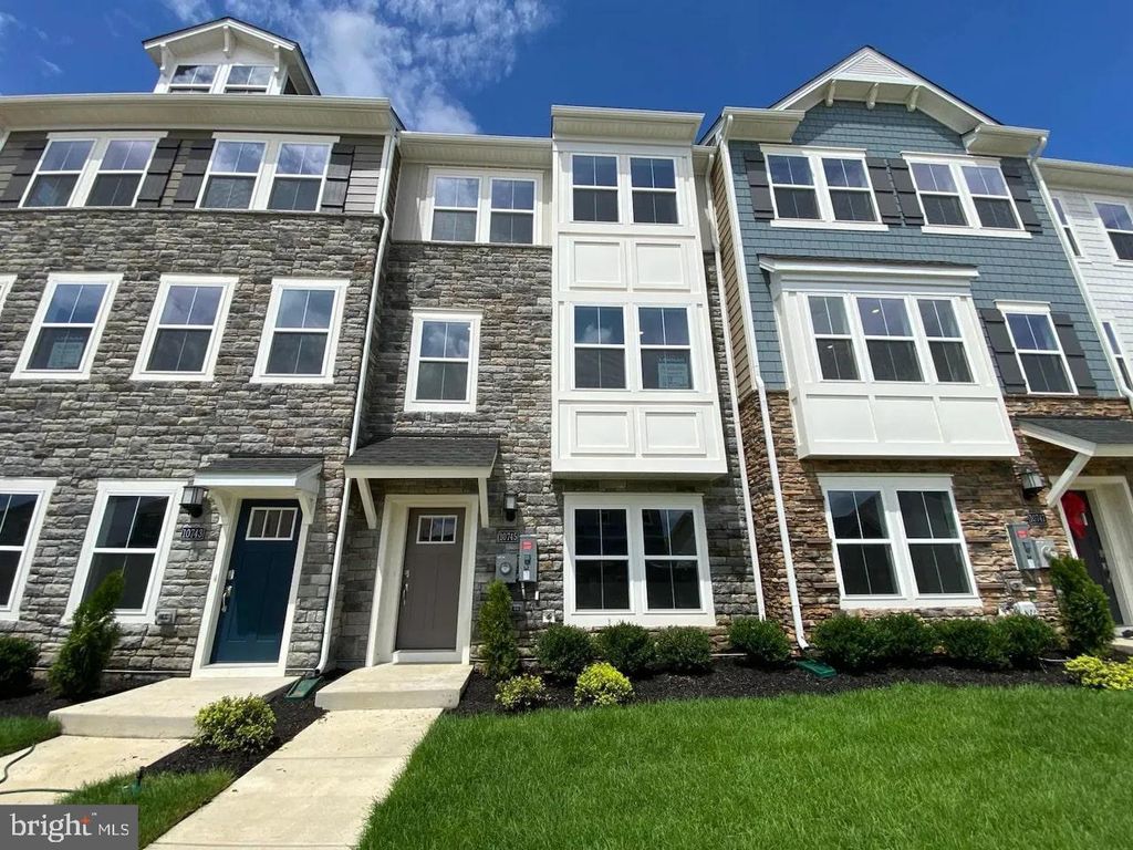 10588 ROUNDSTONE LN LN, White Plains, MD 20695