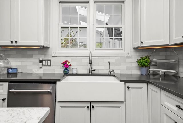 35080 N Oak Knoll Circle, Gurnee, IL 60031