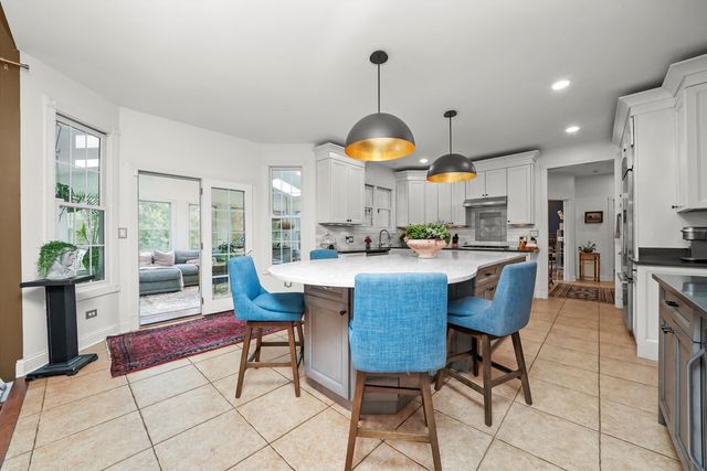 35080 N Oak Knoll Circle, Gurnee, IL 60031