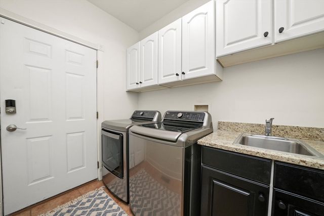 35080 N Oak Knoll Circle, Gurnee, IL 60031