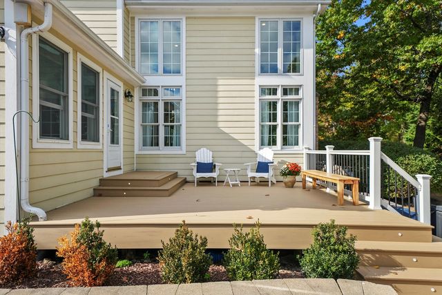 35080 N Oak Knoll Circle, Gurnee, IL 60031