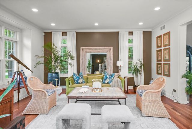 35080 N Oak Knoll Circle, Gurnee, IL 60031