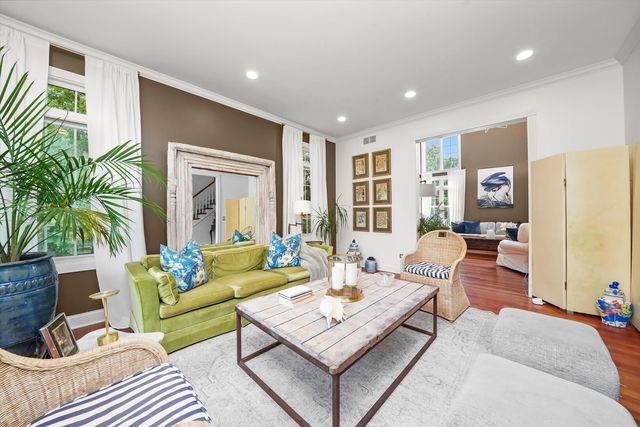 35080 N Oak Knoll Circle, Gurnee, IL 60031