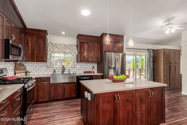 6505 N Pelto Path, Tucson, AZ 85743