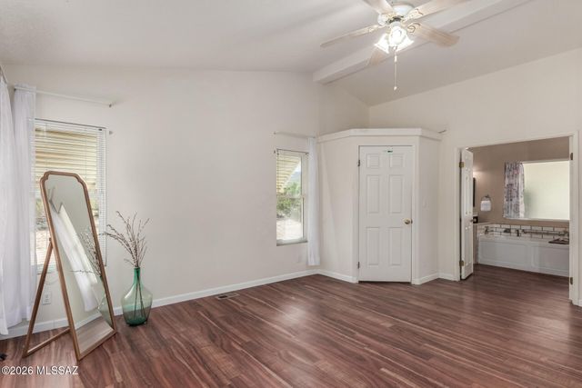 6505 N Pelto Path, Tucson, AZ 85743