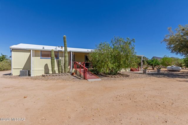 6505 N Pelto Path, Tucson, AZ 85743