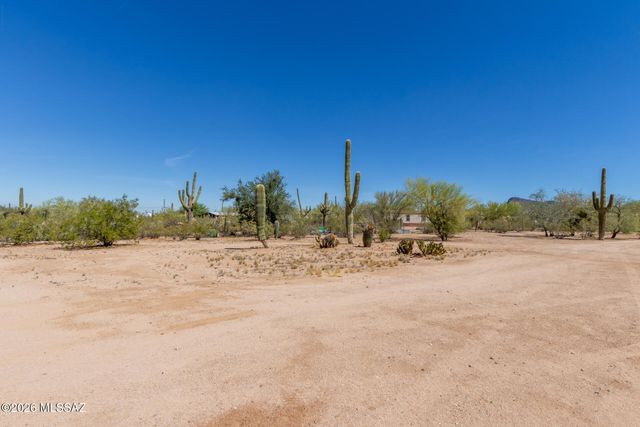 6505 N Pelto Path, Tucson, AZ 85743