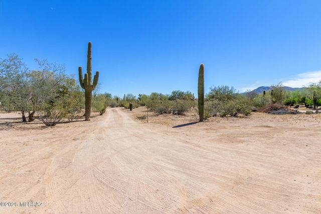 6505 N Pelto Path, Tucson, AZ 85743