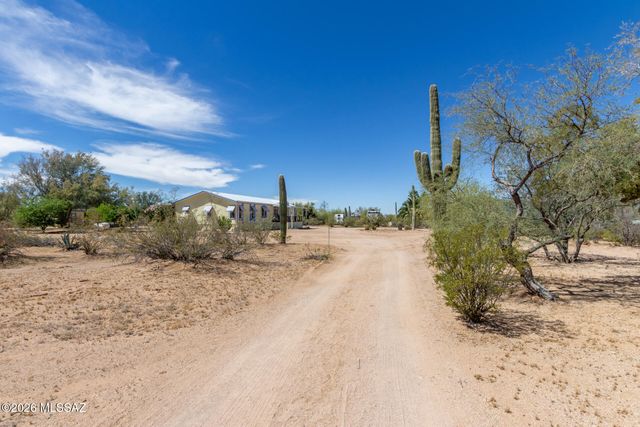 6505 N Pelto Path, Tucson, AZ 85743