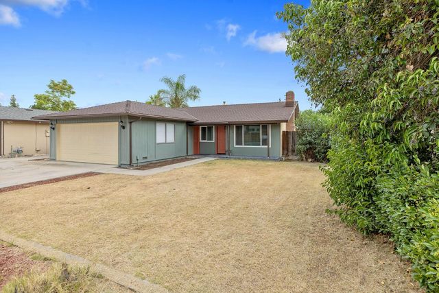 534 W Swift Avenue, Clovis, CA 93612