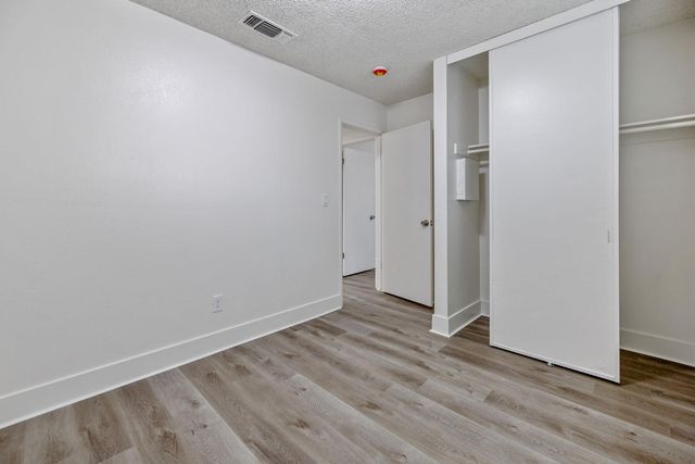 534 W Swift Avenue, Clovis, CA 93612