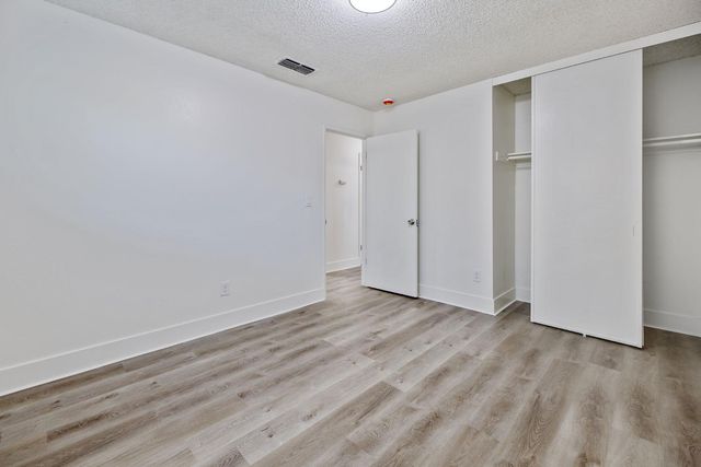 534 W Swift Avenue, Clovis, CA 93612