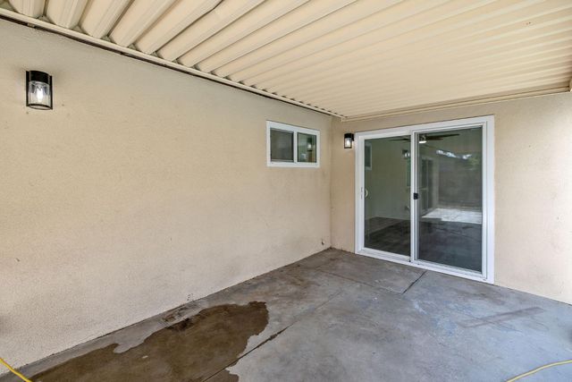 534 W Swift Avenue, Clovis, CA 93612