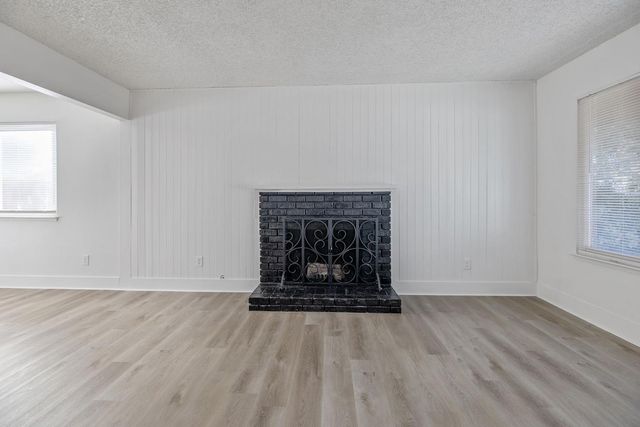 534 W Swift Avenue, Clovis, CA 93612