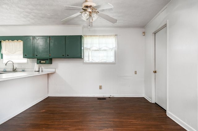 5714 Waterlevel Highway, Cleveland, TN 37323