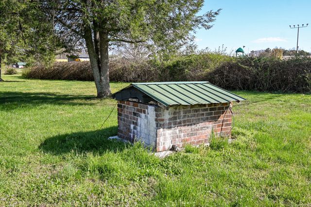 5714 Waterlevel Highway, Cleveland, TN 37323